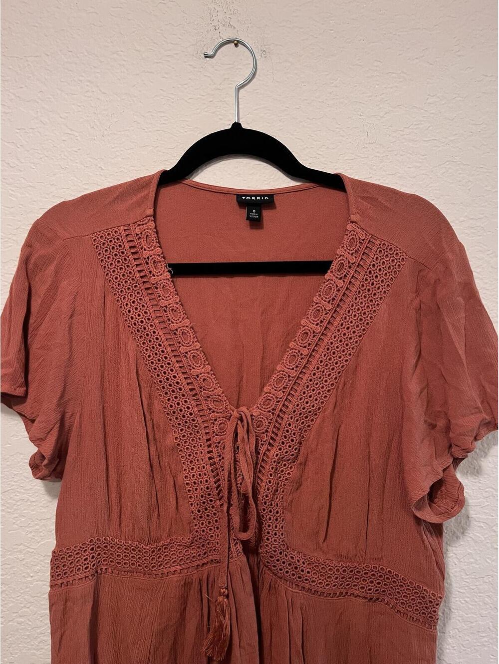 Torrid Women's Tie-Front Boho Tunic Top in Rust - Picture 4 of 7